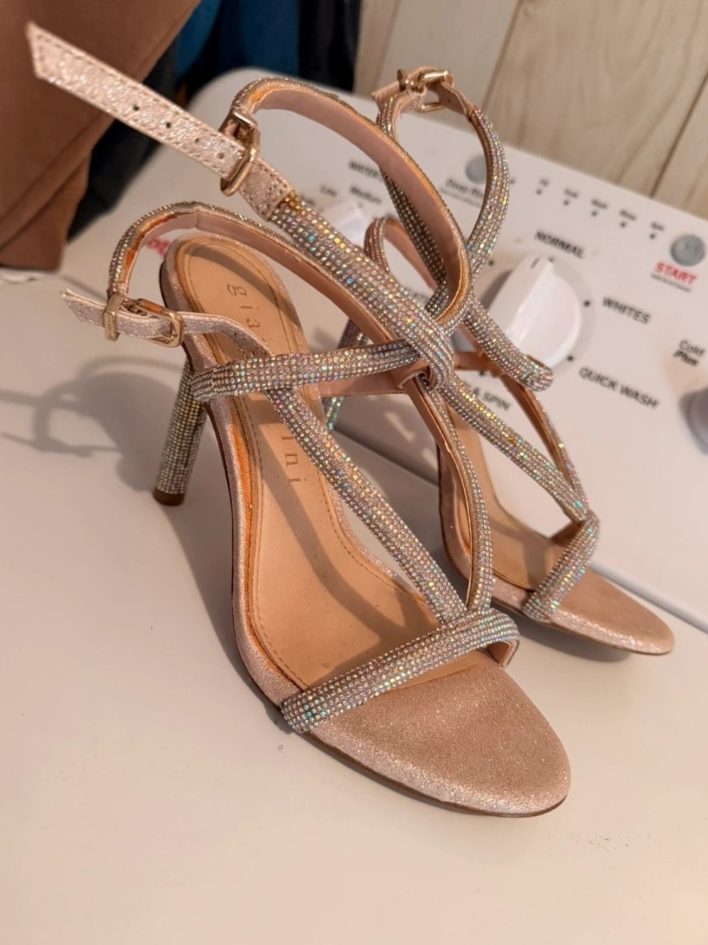 Gianni Bini strappy heels US6.5